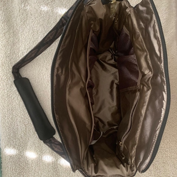 JuJuBe - Be Classy Diaper Tote - Picture 6 of 6